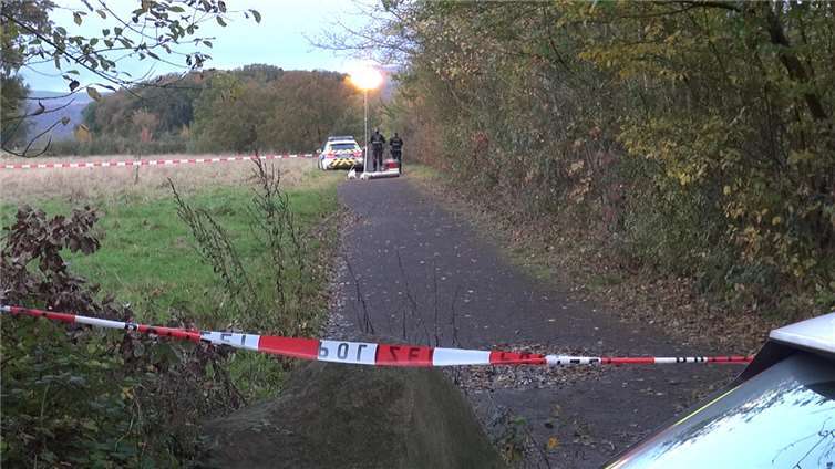 Brohtaler Bürgermeister: „Große Betroffenheit und Trauer“ Die Polizei sperrte den Tatort ab. Foto: Winkler TV