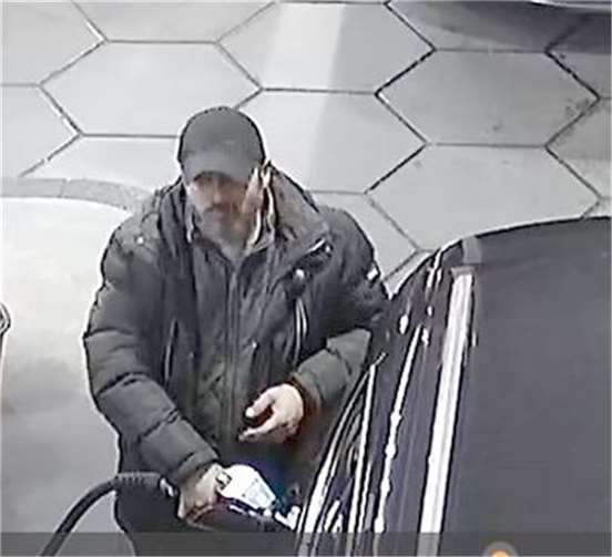 Die Polizei sucht diesen Mann.  Foto: Polizei Bonn