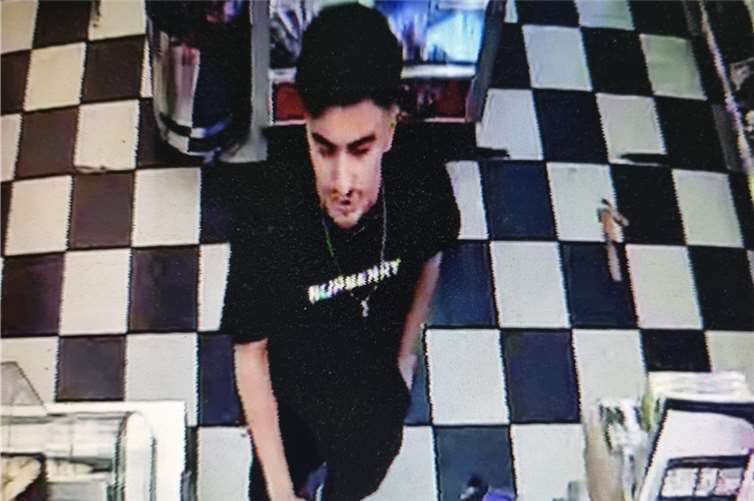 Die Polizei sucht diesen Mann.  Foto: Polizeipräsidium Koblenz