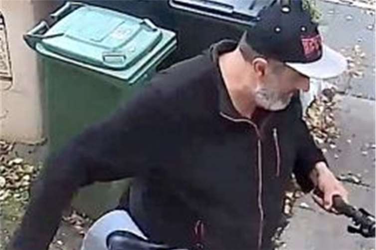 Die Polizei sucht nach diese Mann.  Foto: Polizei Bonn
