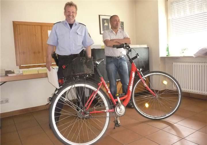 Die Polizeibeamten vermittelten ihr Wissen gut gelaunt und mit Freude an der Arbeit.