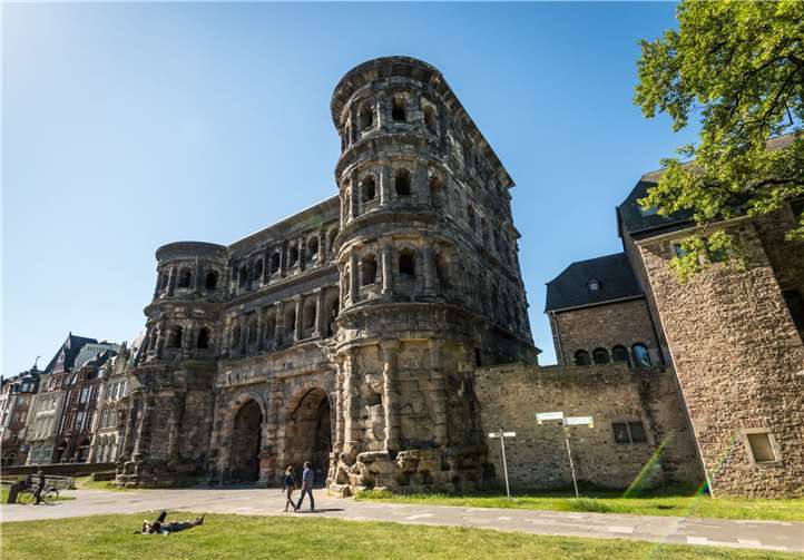 Die Porta Nigra, das Wahrzeichen der Stadt Trier ist seit 1986 Teil des UNESCO-Welterbes. Foto: Dominik Ketz