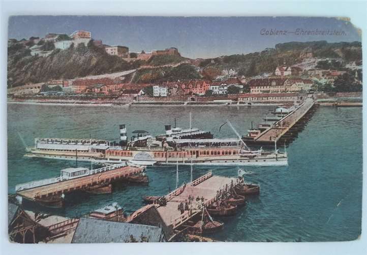 Die Postkarte zeigt die damalige Ansicht von Ehrenbreitstein und der Schiffsbrücke. privat