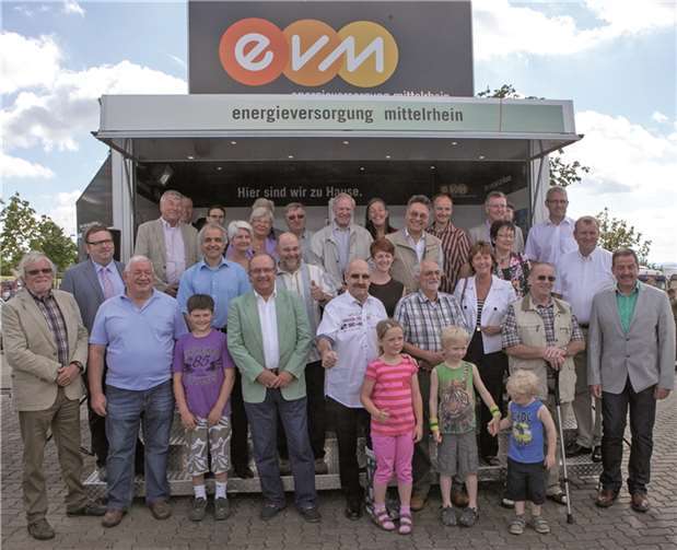 Namenswettbewerb ist abgeschlossen Die Preisträger bei Namenswettbewerb für die neue Energiegesellschaft die EVM trafen sich zur Zirkusvorstellung. -Jost-