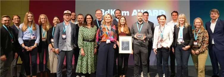 Die Preisträger des BdKom-Awards bei der Überreichung in Berlin.  Foto: BdKom