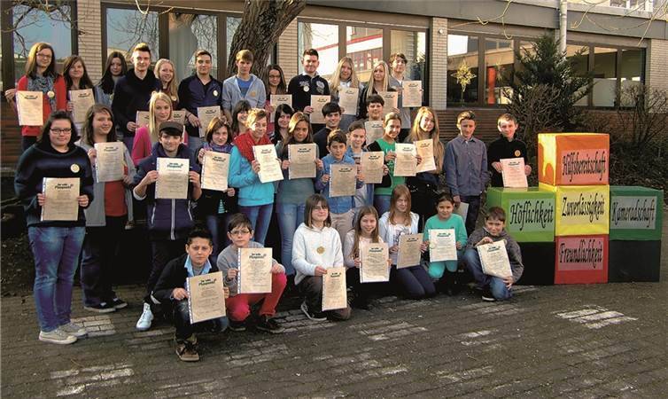 Die Preisträger des „Pluspunktes“ sind besonders engagierte Schüler. privat