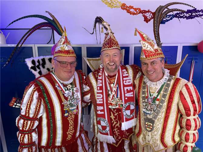 Die Prinzen aus Linz, Erpel und Bad Hönningen, allesamt Fußballer, laden zum sportlichen Wettstreit in Rheinbrohl ein.  Foto: privat