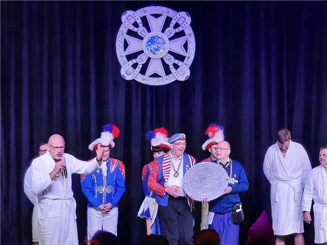 Die Prinzengarde 1896 Andernach e.V. reiste für ein Wochenende nach Berlin und präsentierte dem Publikum dort eine rheinische Karnevalssitzung mit Musik, Tanz und Vorträgen. Foto: privat