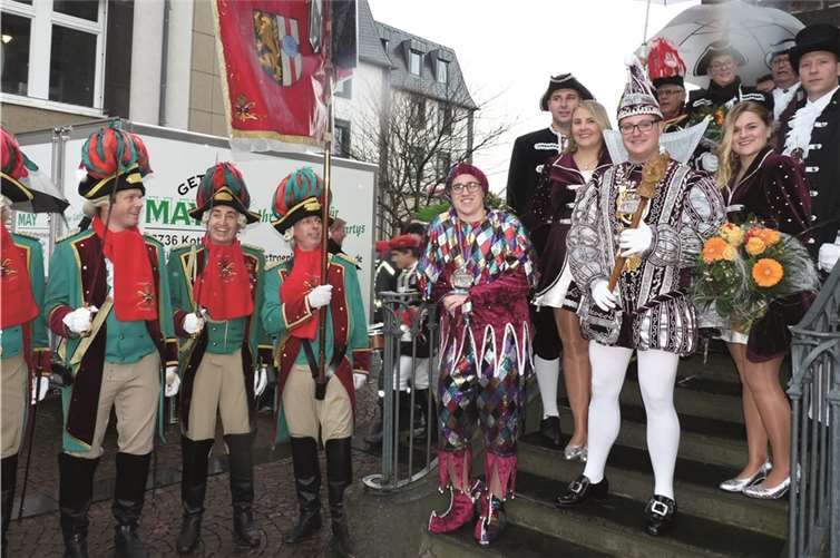 Die Prinzengarde wird ihren Prinz Timo I. mit seinem Gefolge nunmehr auf Schritt und Tritt begleiten. Fotos: FRE