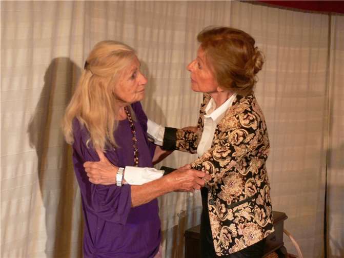 Die Proben für das erste Stück, eine Komödie um eine Freundschaft zwischen zwei sehr unterschiedlichen Frauen, „Eine Frau braucht einen Plan“ von Susanne Feiner, laufen seit einigen Wochen. Foto: privat