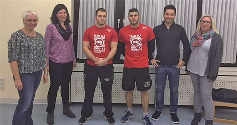 Die Profis der No Limit Academy und die Verantwortlichen der Veranstaltung. privat