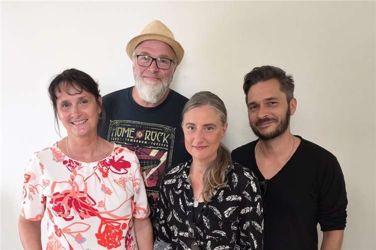 Die Protagonisten von „Mendig liest“ (v.l.): Christine Rhömer, Wolfgang Süß, Claudia und Lars Schwindt.  Foto: privat