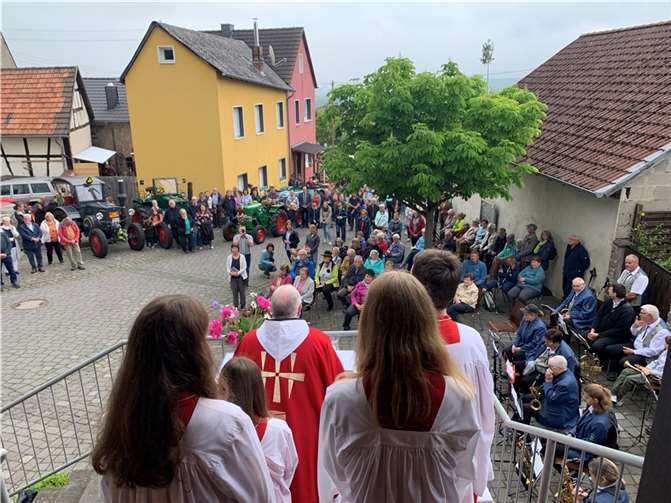 Die Prozession führte von Oberzissen zur St. Wendelinus Kapelle nach Hain. Foto: privat
