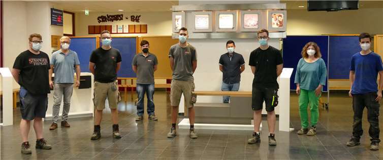 Die Prüflinge haben eindrucksvolle kreative Stücke gezaubert und damit gezeigt, was Holz für ein vielseitiger und wertvoller Baustoff ist und wie wichtig eine gute Ausbildung im Tischlerberuf ist.Foto: BBS Lahnstein