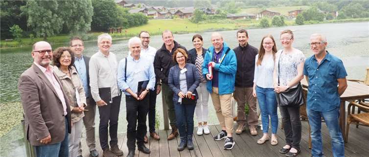 Die Prüfungskommission bei einem Zwischenstopp am Waldsee Rieden.  VG Mendig