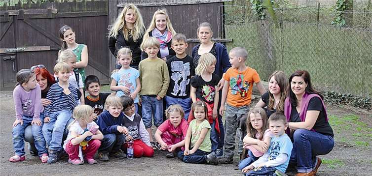 Die Pusteblumekinder besuchten mit ihren Erzieherinnen das Remagener Tierheim.privat