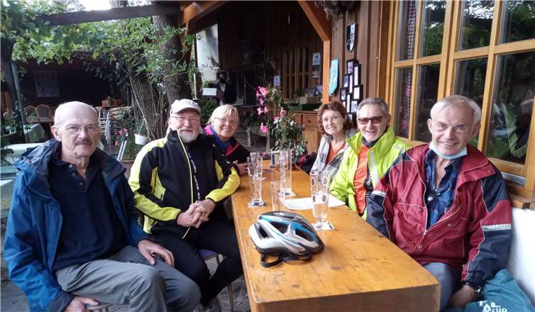 Die Radfahrer hatten sich ein kühles Getränk verdient.Foto: privat