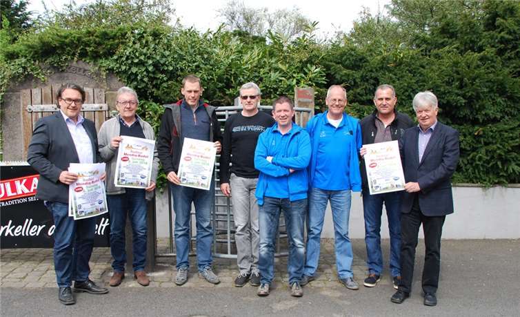 Die Radsportfreunde aus Holland und Deutschland trafen sich zur Vorbereitung in Mendig.privat