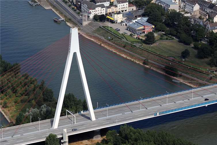 Die Raiffeisenbrücke in Neuwied.Foto: privat