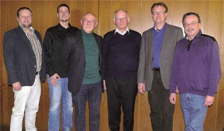 Die Ratskandidaten der UWG (v.li): Franz-Josef Schockemöhle, Markus Wimmer, Dieter Huth, Dr. Reinhard Ganten, Jörg Meyer, Norbert Stein, nicht auf Foto: Albert Wessel, Jochem Damberg. privat