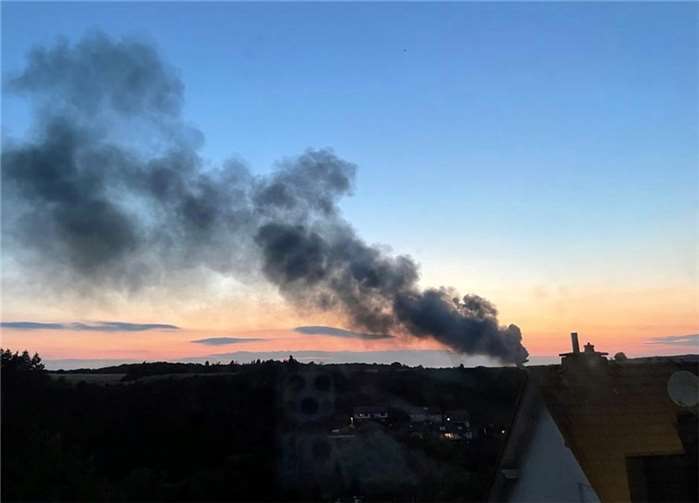 Die Rauchsäule war weithin sichtbar.  Foto: privat