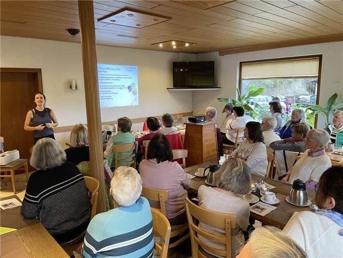 Die Referentin Melina Ebert, Fachzentrum Ernährung Rheinland-Pfalz, gab wertvolle Tipps rund um das Thema Zucker.Foto: Birgit Schneider