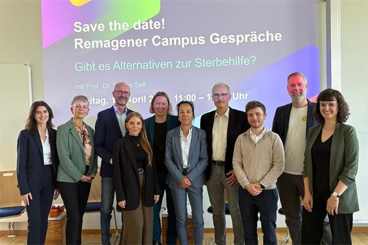 Die Referierenden der 15. Remagener Campus Gespräche gemeinsam mit dem Team des Studiengangs Gesundheits- und Sozialmanagement am Campus Remagen der Hochschule Koblenz.