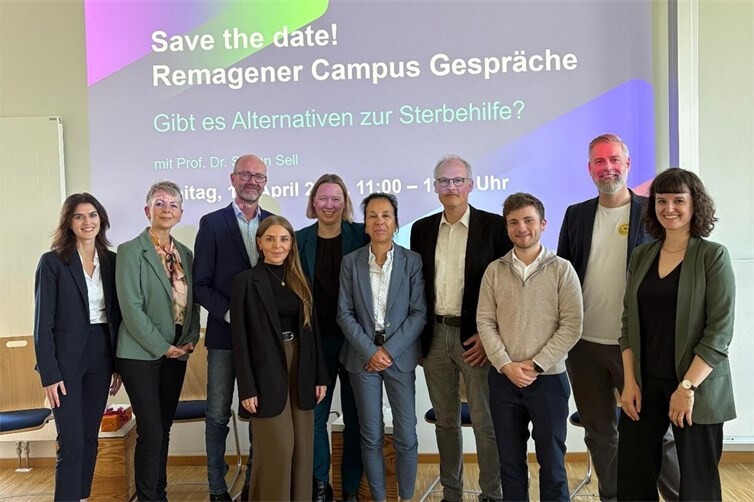 Die Referierenden der 15. Remagener Campus Gespräche gemeinsam mit dem Team des Studiengangs Gesundheits- und Sozialmanagement am Campus Remagen der Hochschule Koblenz.