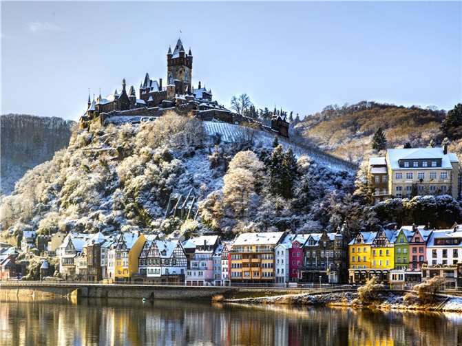 Die Reichsburg im Winter.  Foto: Heinz Peier