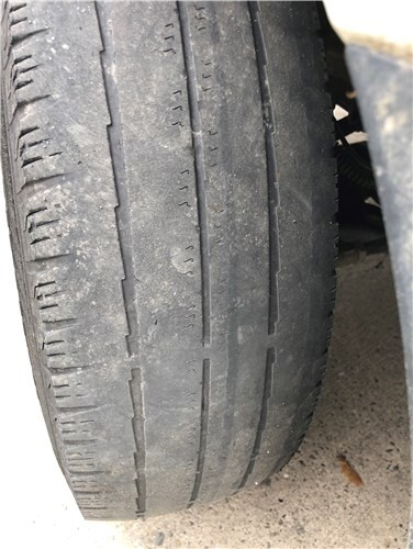 Die Reifen des Ersatzfahrzeugs unterschritten die Mindestprofiltiefe.