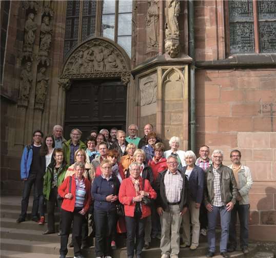 Die Reisegruppe auf den Suren Martin Luthers in Worms. privat