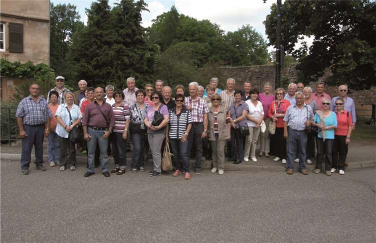 Die Reisegruppe auf der Brücke über die Lauter in der Nähe des Maison de l'Ami Fritz. privat