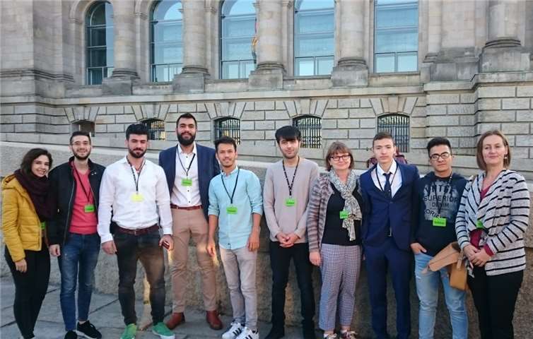 Die Reisegruppe beim Deutschen Bundestag. Privat