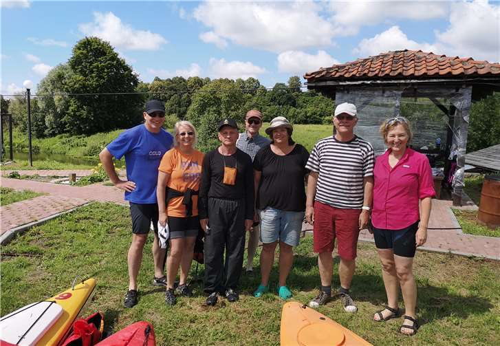 Die Reisegruppe (v. l. n. r.) : Marco Wrobel, Gisela Wrobel, Juri (Nachname nicht bekannt), Uwe Rees, Yvonne Kohzer, Carl Verkoen, Lisa Rees.Fotos: privat