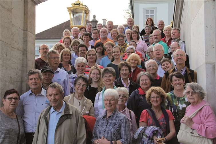 Die Reisegruppe vor dem Schloss Nymphenburg. privat