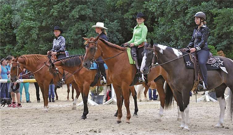 Die ReiterInnen stellten sich den Aufgaben und Prüfungen. privat