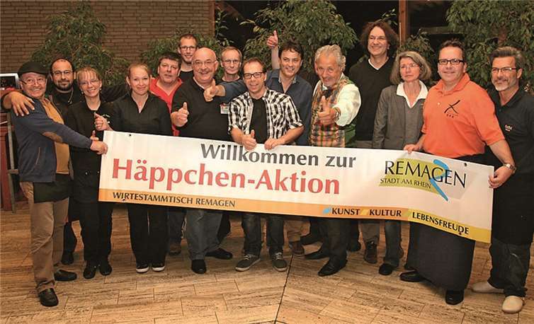 Die Remagener Gastronomie überzeugte mit ihren Wirten nicht nur die Besucher, sondern auch Konrad Beikircher, Martin Tillmann und Wirtschaftsförderer Marc Bohrs.  StF