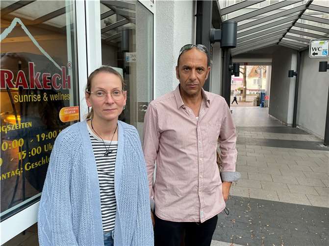 Die Remagener Geschäftsleute Nina Hunold und Jamal Daiz sind sauer. Foto: ROB