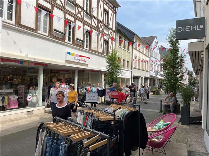 Die Remagener Innenstadt lädt zum Bummeln ein.  Foto: ROB