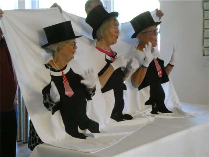 Die „Rengsdorfer Harmonists“ begeisterten das Publikum.  Foto: Martin Sandmann