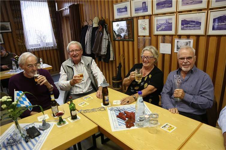 Die Rentnergemeinschaft Neuwieder Geländerverein feierte ein zünftiges Oktoberfest. Foto: privat