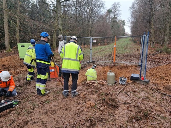 Die Reparaturarbeiten an der Pipeline laufen. 
