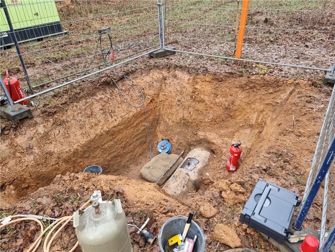 Die Reparaturarbeiten laufen. 