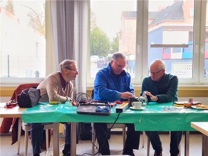 Die Reparaturen erfolgen ehrenamtlich und kostenlos.  Foto: Ingeborg Bernards