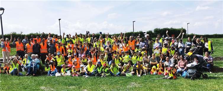 Die Resonanz auf die Einladung zum Frühjahrsputz in der südöstlichen Innenstadt war überwältigend.  Foto: Stadt Neuwied