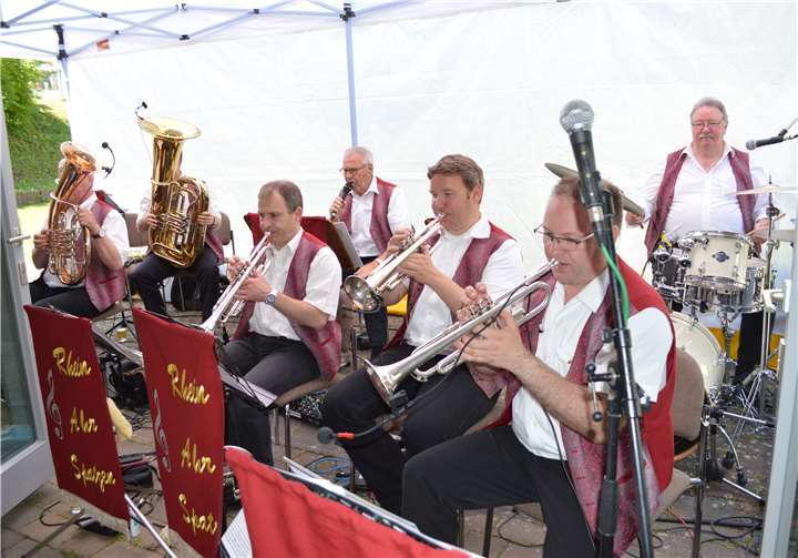 Die Rhein-Ahr-Spatzen übernahmen nicht nur für die musikalische Umrahmung des Festhochamtes am Sonntagmorgen, sondern sorgten auch während des anschließenden Frühschoppens für zünftige Klänge.