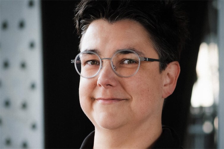 Die Rheinbacher Autorin Anne Keßel veröffentlicht ihren Thriller „Die Lüge in ihrem Gesicht.“ Foto: Jana Lämmerer