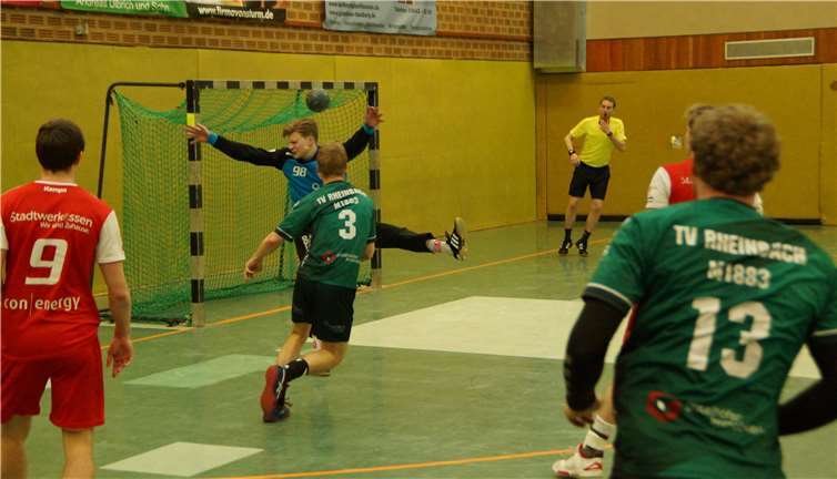 Die Rheinbacher in den ersten zwanzig Spielminuten die Partie. Foto: Marcel Castillo Buchner
