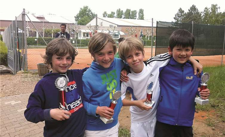 Die Rheinland Pfalz Meister und Vizemeister U9 v.li. Floria Leonhard, Nick Keuler und weitere Kontrahenten. privat