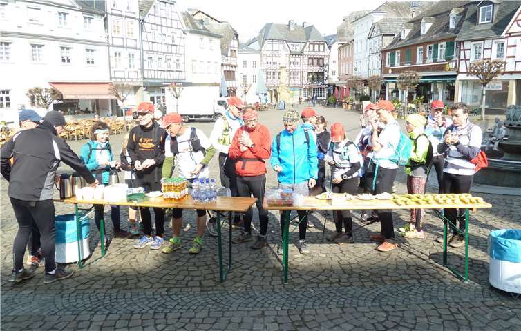 Die Rheinsteig-Läufer werden wieder auf dem Linzer Marktplatz erwartet. Foto: Daniela Maier
